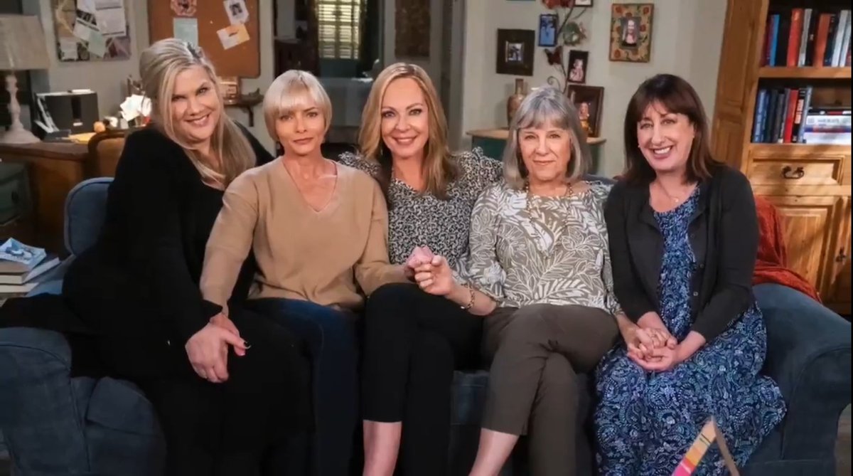 Otalia69's tweet photo. @theJaimePressly @MomCBS Oh, say it ain't so...๐ฉ Come back to my screen soon, thank you...๐บ #MomCBS #Mom #Momaholics ๐ @thekjohnston @AllisonBJanney @MimiKennedyLA @bethhall https://t.co/Jbyf5f8QUH