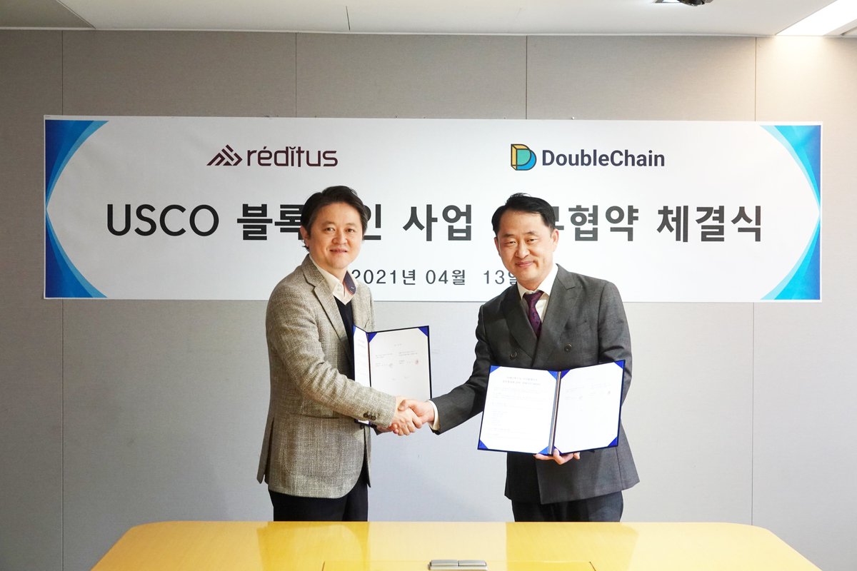oasisbloc's tweet photo. 안녕하세요. 오아시스블록입니다. 
지난 4월 오아시스블록 개발사인 더블체인은 국내 유망 블록체인 운영사인 레디투스와 상호 협력 및 블록체인 개발 운영 등에 관한 업무협약을 체결하였습니다. 양사 더욱 발전하길 응원하겠습니다.
https://t.co/5gQ024GnpD https://t.co/WAw5XlmAgd