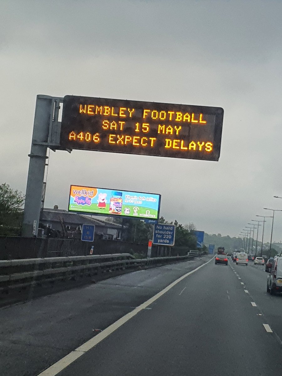 sidneywakai's tweet photo. Getting turned on by road signs on a friday morning #LCFC https://t.co/jmfcTAiDhj
