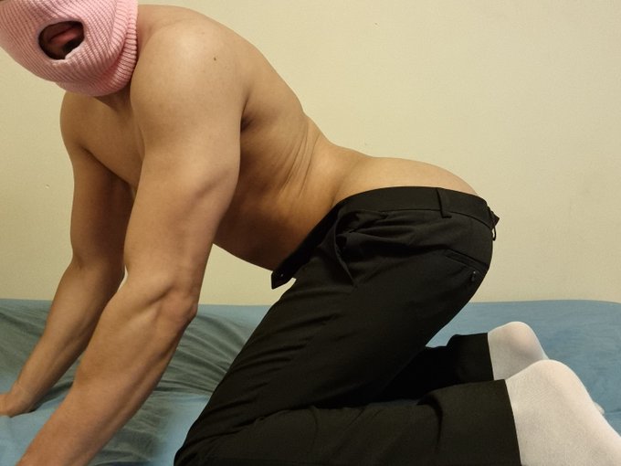 Retweet to pull down my pants daddy 😈  https://t.co/UtXWBQRCik https://t.co/kpq3JXDv7N