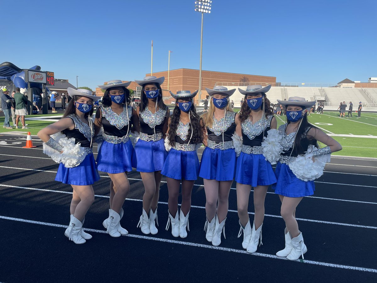 struttersroyals's tweet photo. Spring Game with our 2021-2022 officer line! https://t.co/qYWSVUaPCj