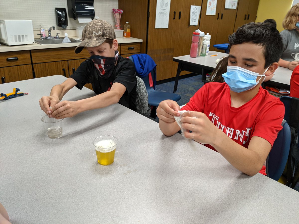 babb_ms's tweet photo. Using scientific method to determine if 'suds' matter when cleaning something.  In a dish soap vs vinegar challenge, even though the vinegar did clean, the suds won by cleaning better every time! https://t.co/ShSxtQB08R