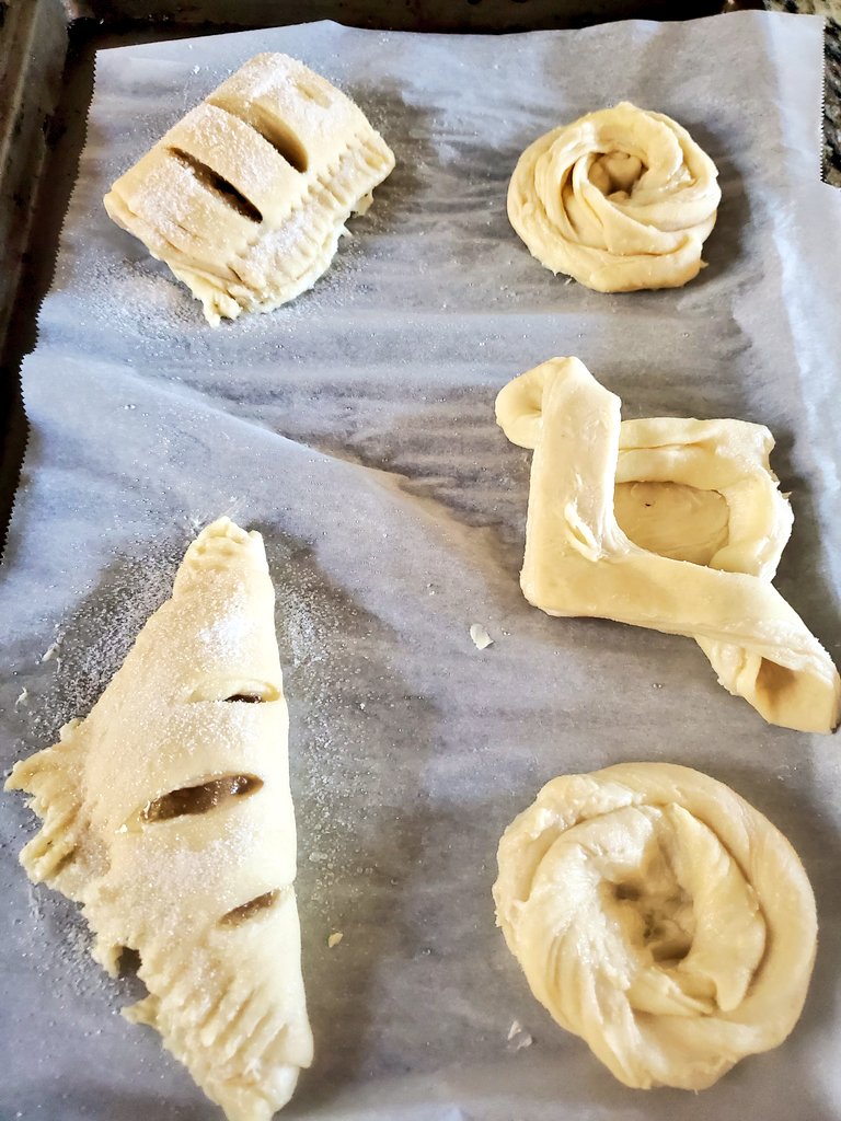 iGsusFu's tweet photo. Practicando panes daneses #bakefromscratch #bakeathome #bakerylover #danishpastry #danishbread #pandanés https://t.co/Jy62c6kPW0