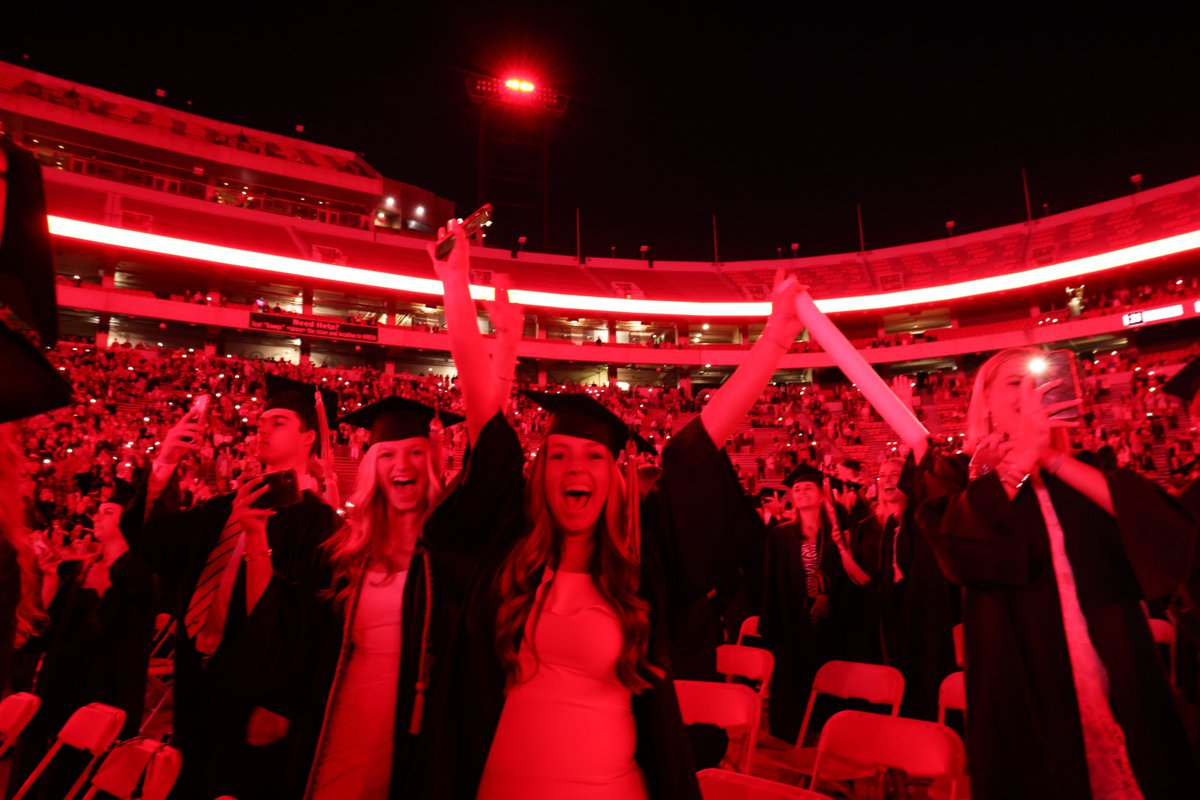 universityofga's tweet photo. And that's a wrap on @UGAGrady and @TerryCollege Class of 2021! #UGAGrad https://t.co/QYWHRKOdwO