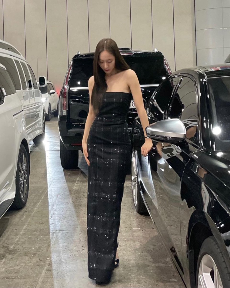 krystclass's tweet photo. GOOD MORNING MISS KRYSTAL https://t.co/MJYAQXnZed