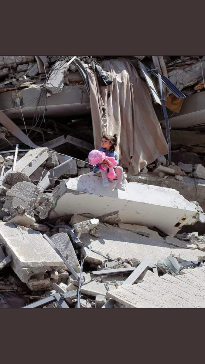 #GenocideinGaza #GenocideinGaza   İÇİM YANDI  İÇİM.  ÇOCUK  SANA YARDIM EDEMEDİĞİMIZ İÇİN YEMINLE İÇIM YANIYOR. YAREB ISLAMA ZAFER NASIP ET....