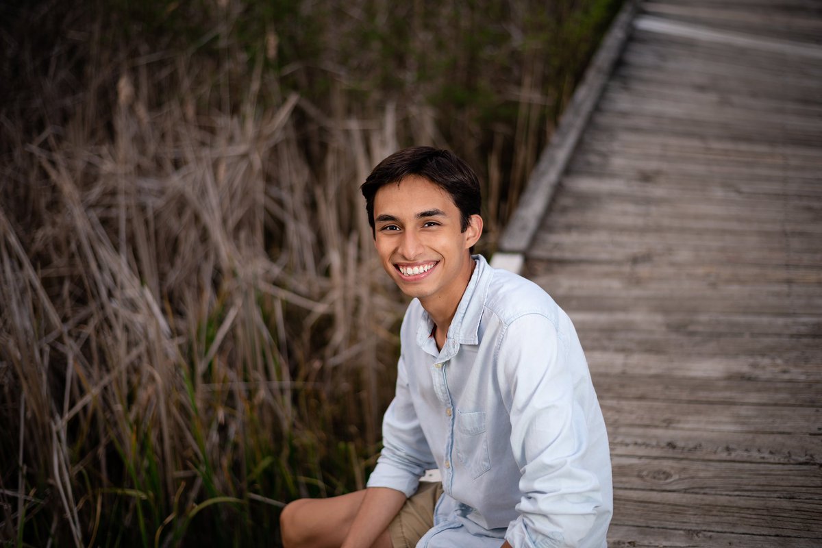beaimages's tweet photo. HENRY | senior 🎓 part ✌️| EHS
#Classof2021  #elkhartlions #elkharthighschool https://t.co/2YSwEkXWjy