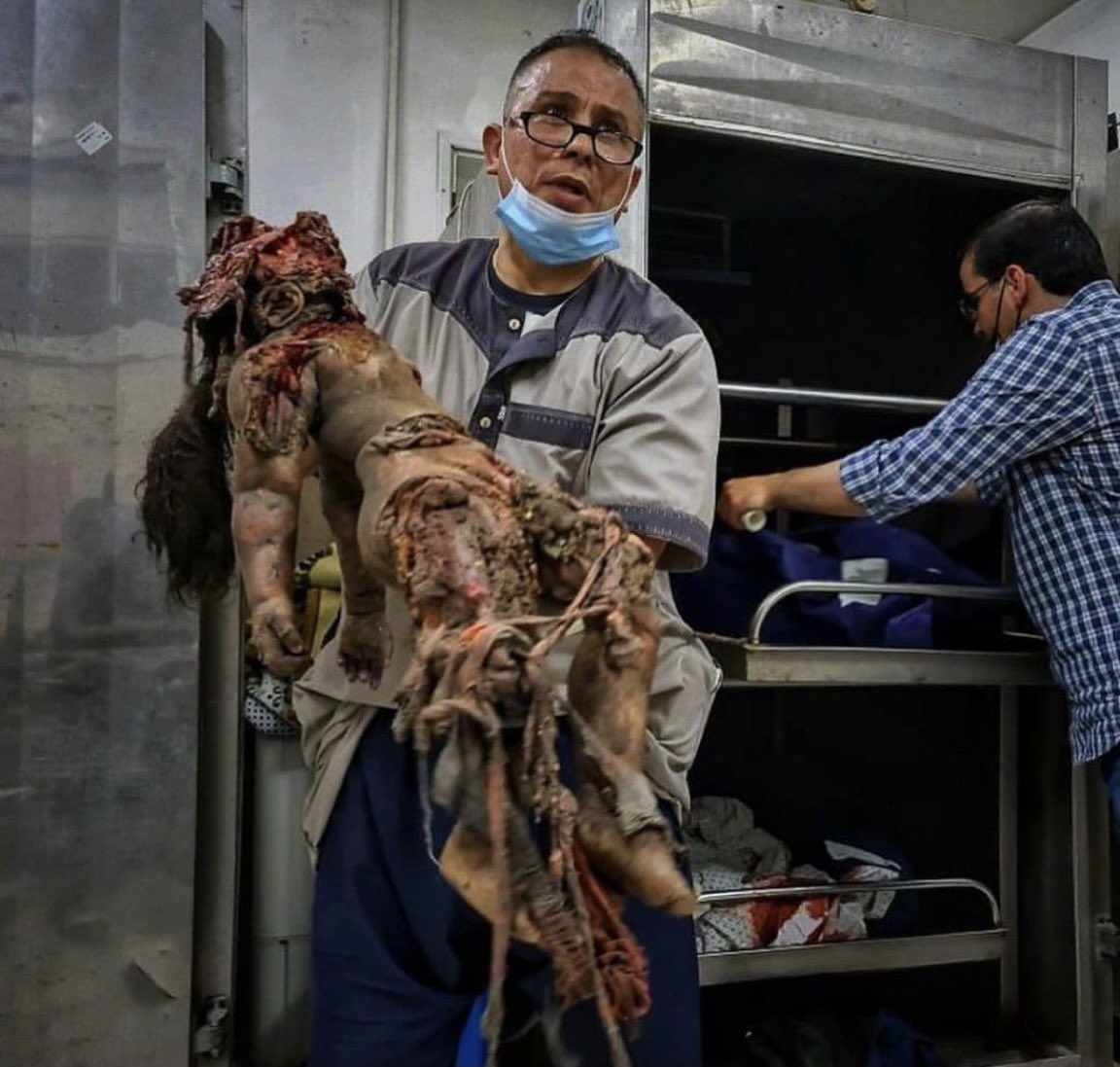 ENGAHMEDATEF11's tweet photo. ايه ي دوله معرصه ده مش قصف ده مجزره ده اباده #GazzaUnderAttack https://t.co/kX7s34Ztig