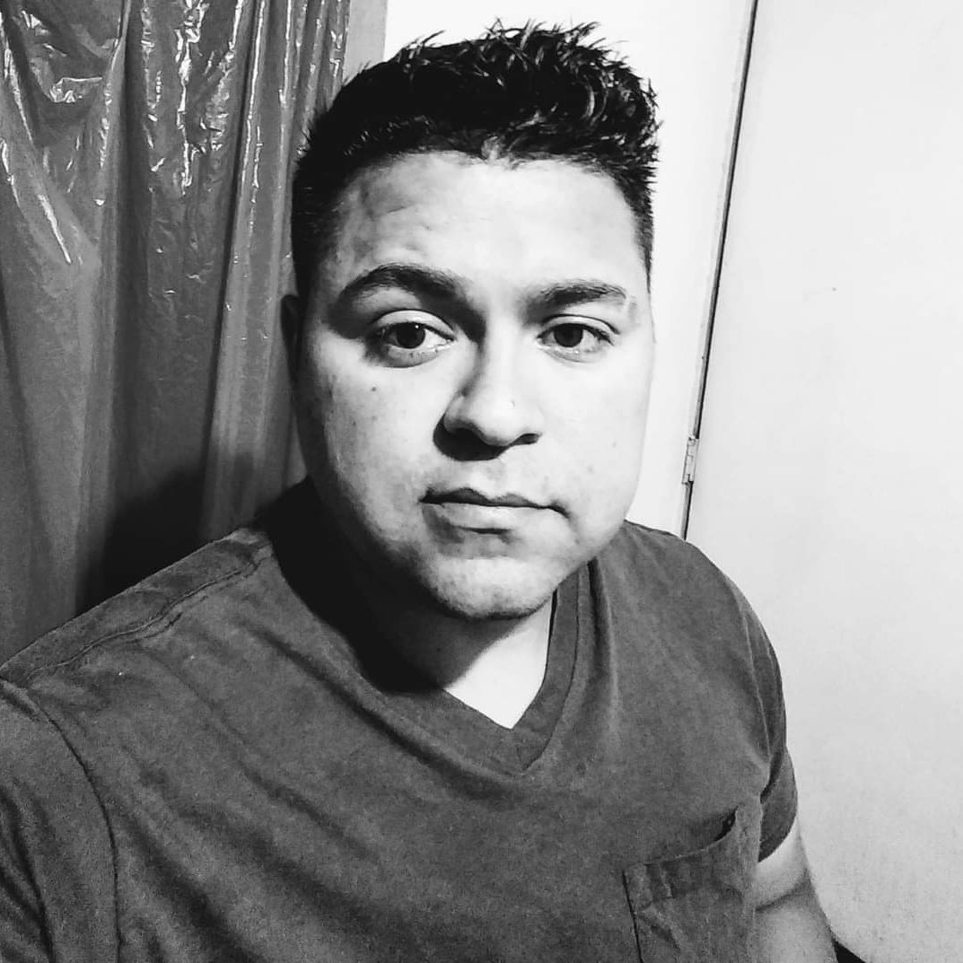 ElosbiH's tweet photo. #NuevaFotoDePerfil https://t.co/7T6LXI2RNR