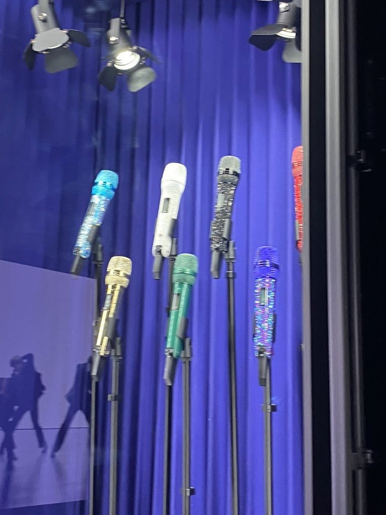 มีไมค์ของบังทันด้วย