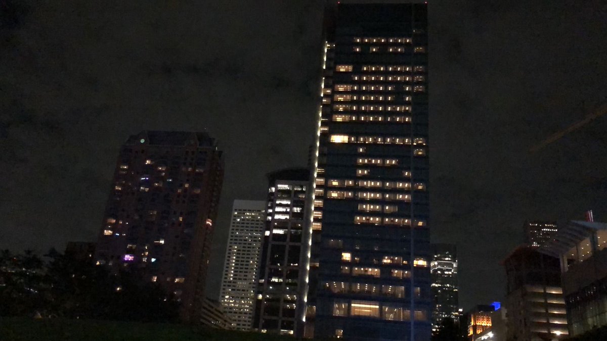 anhernan78's tweet photo. Houston! https://t.co/YgO5eLpPNW
