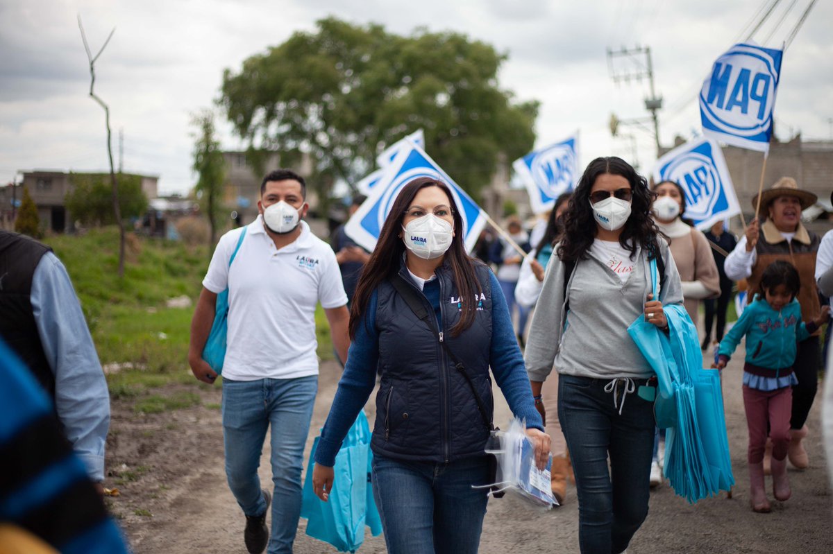 Laura_Rojas_'s tweet photo. En San Pedro Tultepec escuchamos las preocupaciones de los vecinos y los convocamos a nuestro proyecto. ¡Aquí estamos quienes queremos trabajar por nuestra tierra!
#SíHayDeOtra
#LauraRojas
#TuDiputada
#Distrito4Local https://t.co/gO1tyamLrA