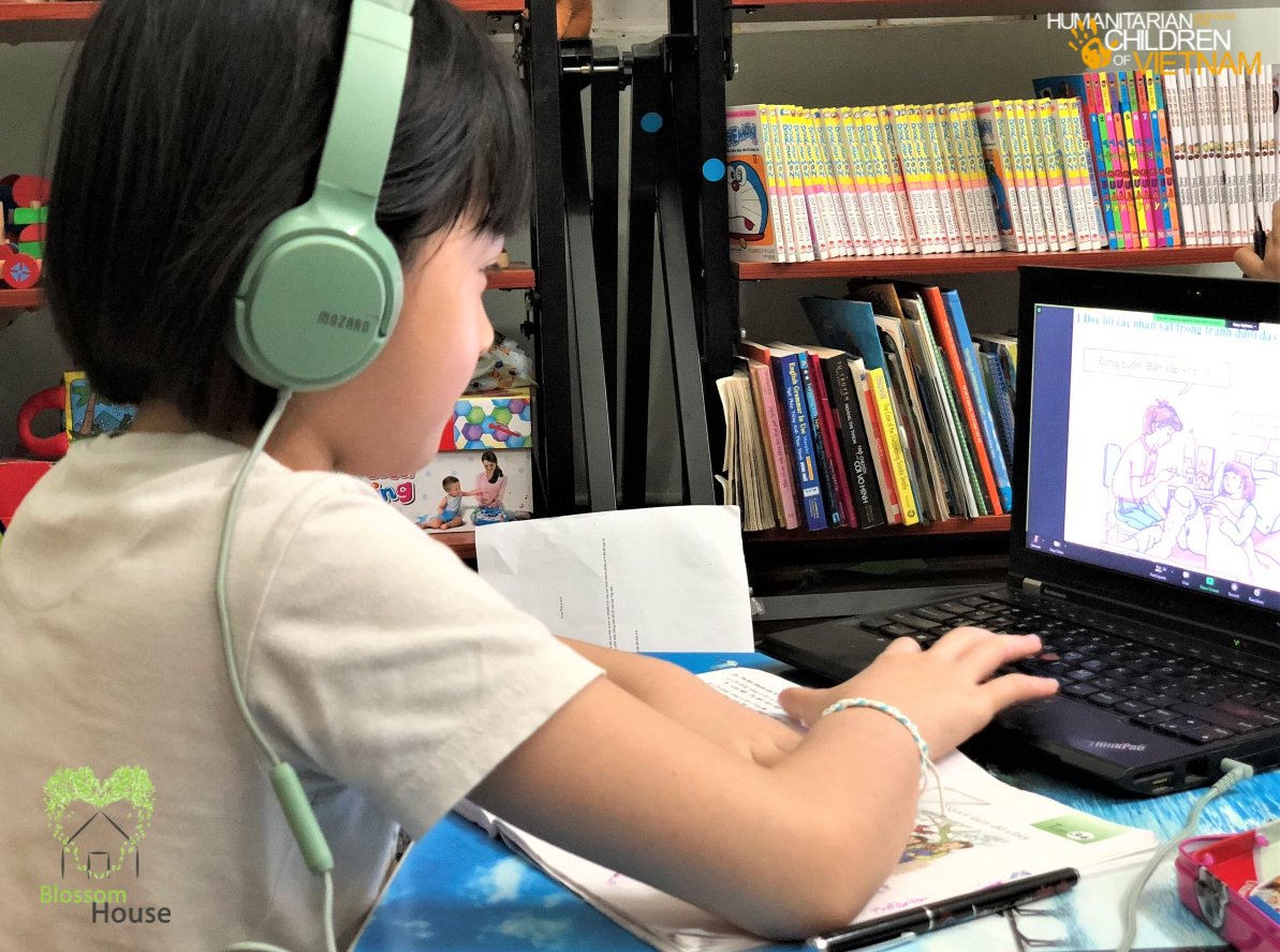 HSCVietnam's tweet photo. With the largest COVID-19 outbreak to date, Blossom House's girls have gone back to 100% online learning. Things are different for children in rural areas. Without facilities and internet, they are at risk of falling behind and dropping out of school.
#COVID19 #StrongerTogether https://t.co/HdHwMGu3pQ
