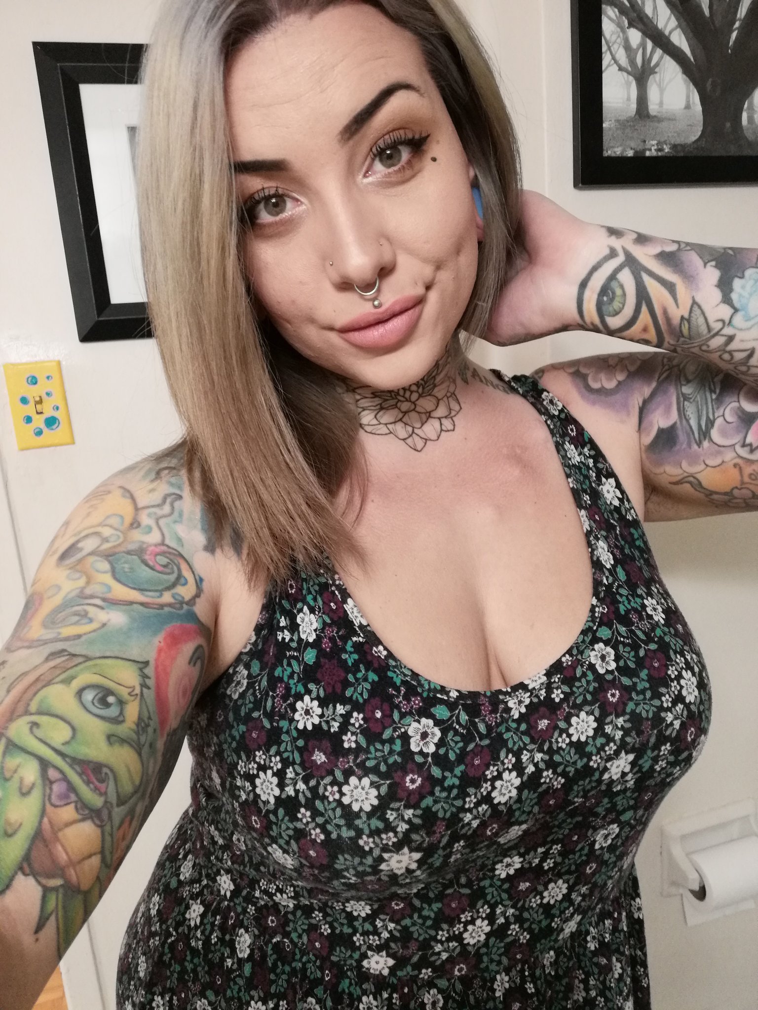 TW Pornstars - 1 pic. Dahlia Dee 🐙. Twitter. On my way to gray hair 👌.  3:15 AM - 14 May 2021