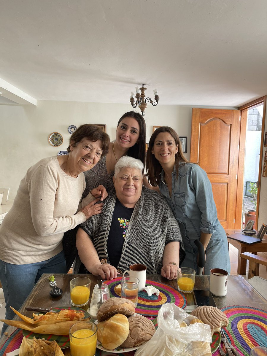 JoceDoger's tweet photo. @chazcue Somos grandes mi Carolito y nunca nos rendiremos. Mira, te comparto la FOTAZA de hoy! https://t.co/TthUOCkf5O