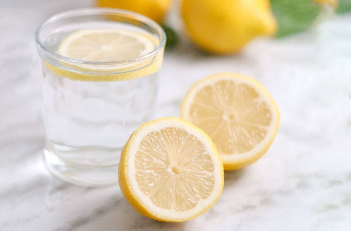 KaithSneha's tweet photo. Let's discuss about #FridayFitness tips, Starting your day off with a glass of room temperature or warm water, mixed with a pinch of salt and 1/4 lemon is a great way to not only wake up the digestive system, but also to rehydrate when you wake up. https://t.co/4PfondepYr