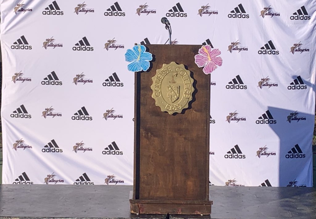 JennBellAD's tweet photo. Enjoyed celebrating all of the 2020-21 accomplishments at the Valkyrie Awards tonight! Can’t wait to see the award winners announced on social media on Friday! 

S/O to @R_HalleT &amp; our @Valkyrie_SAAC for creating such a great event! #GoValkyries #LuauTheme https://t.co/73XKi7dBNw