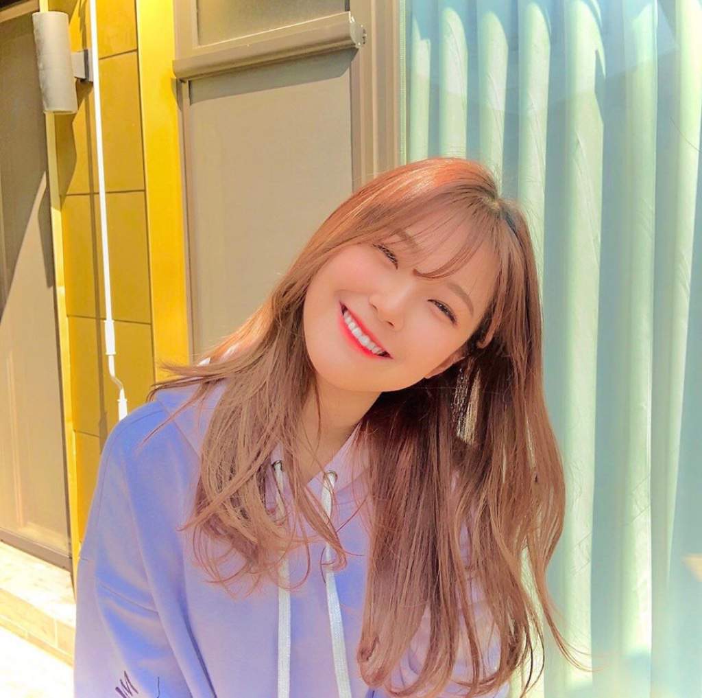 🌸 @j_jiheonx has changed acc
➡️ @flossjiheonx