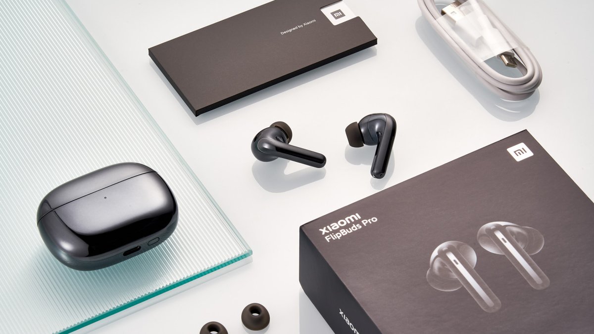 giztopshop's tweet image. Xiaomi Flipbuds Pro unboxing. Pre-order it here: giztop.com/xiaomi-flipbud… #FlipbudsPro