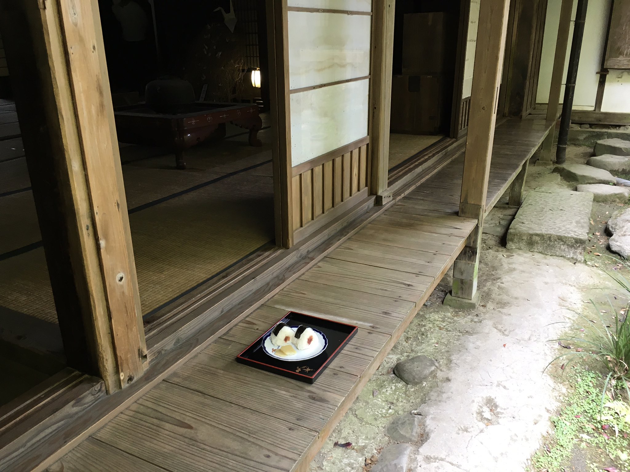 加茂荘花鳥園 花鳥カフェでは 氷菓おにぎり を販売しています 千反田家のモデルになった加茂荘でぜひ食べてみてください 氷菓 聖地巡礼 加茂荘花鳥園 花菖蒲 アジサイ 味噌蔵カフェ クラウドファンディング挑戦中 新たな安らぎ空間 T