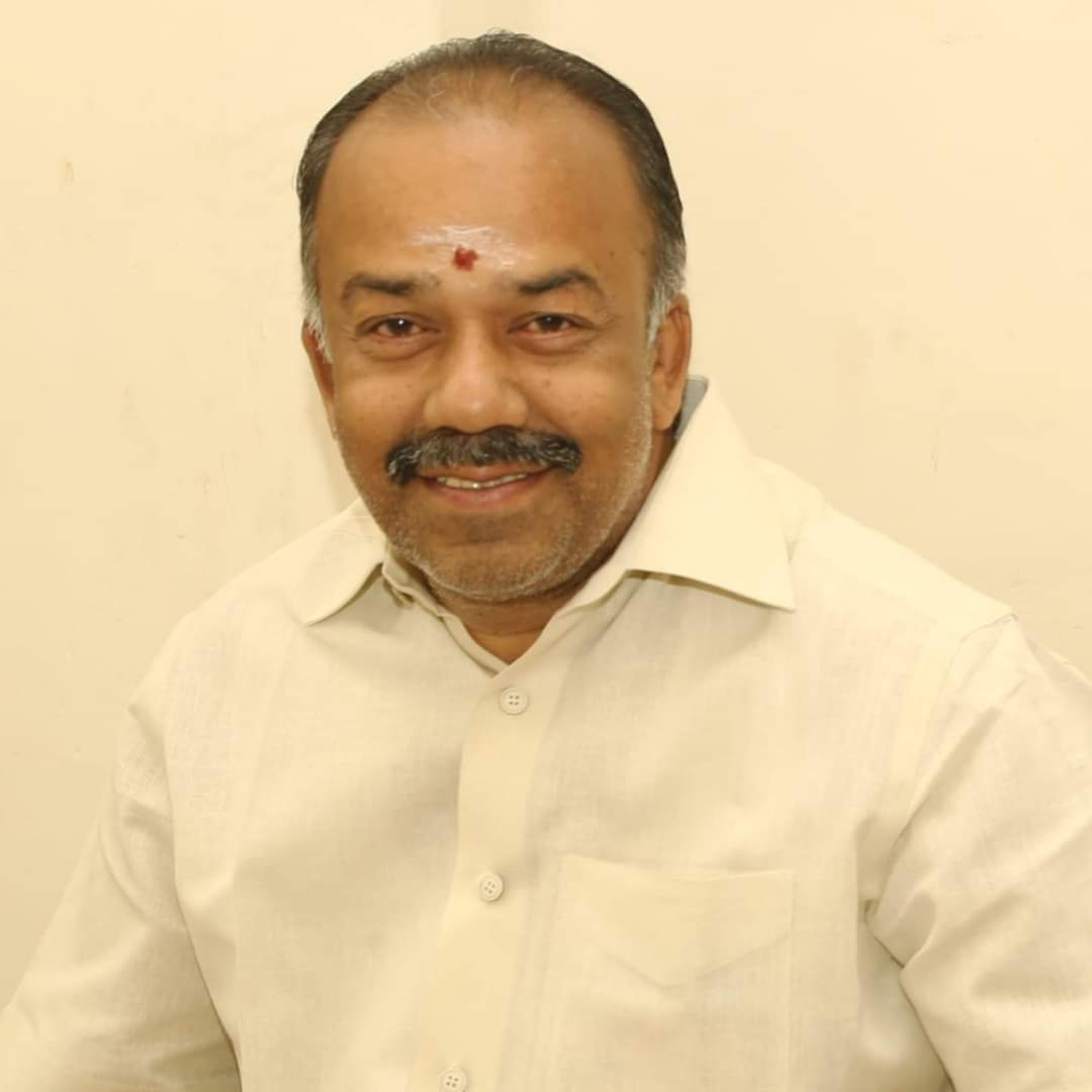sarathbala_off's tweet photo. அதிமுக ஒருங்கிணைப்பாளர் முன்னாள் முதல்வர் ஓ.பன்னீர்செல்வத்தின் மூன்றாவது சகோதரர் ஓ.பாலமுருகன்(55) உடல்நலக்குறைவால் காலமானார்

ஆழ்ந்த இரங்கல்கள்
 #OPS #OPSBrother #RIP 
@OfficeOfOPS https://t.co/KIZXjLHG0x