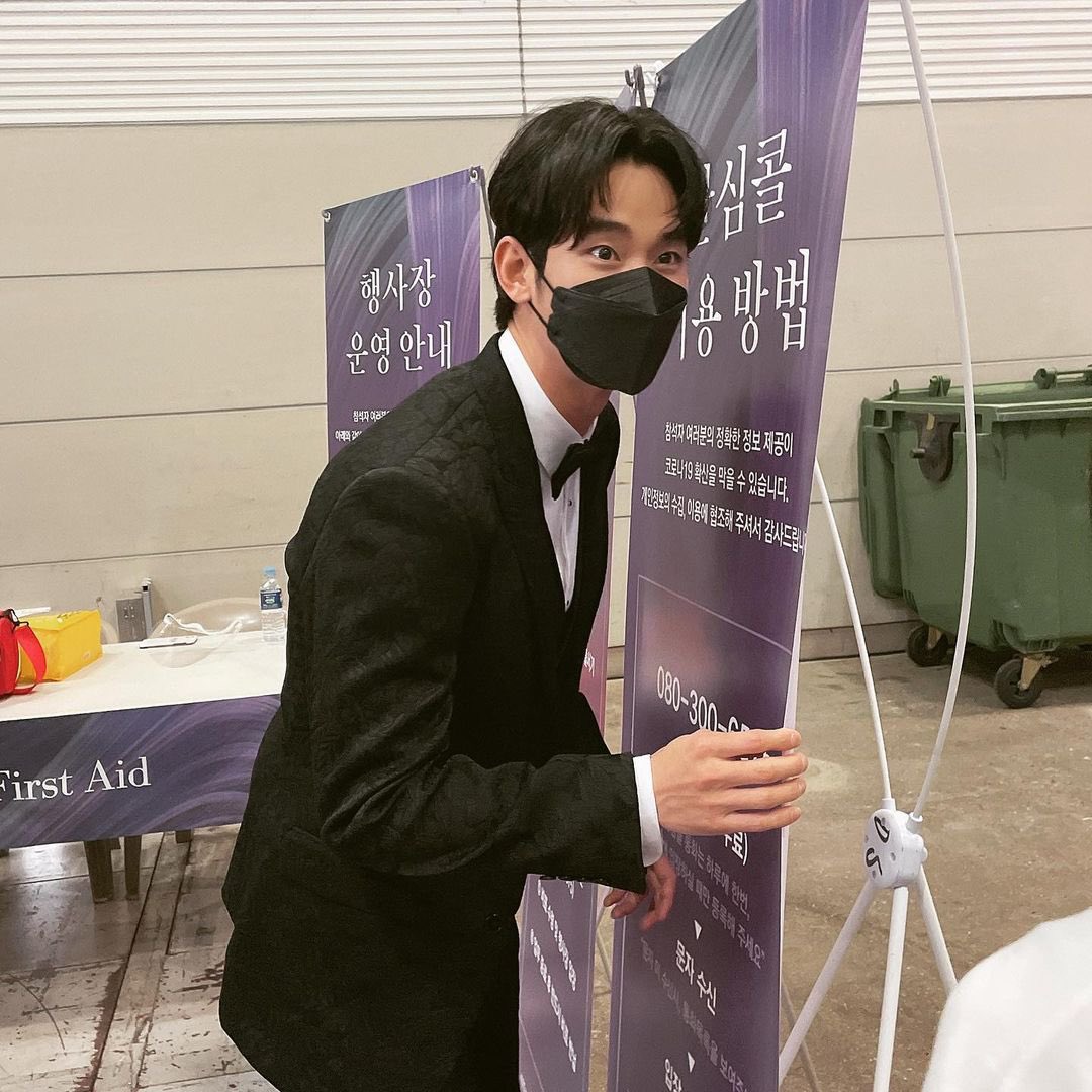 kimsoo9096's tweet photo. 숨은거야? ㅋㅋㅋ https://t.co/jks09B3iRc