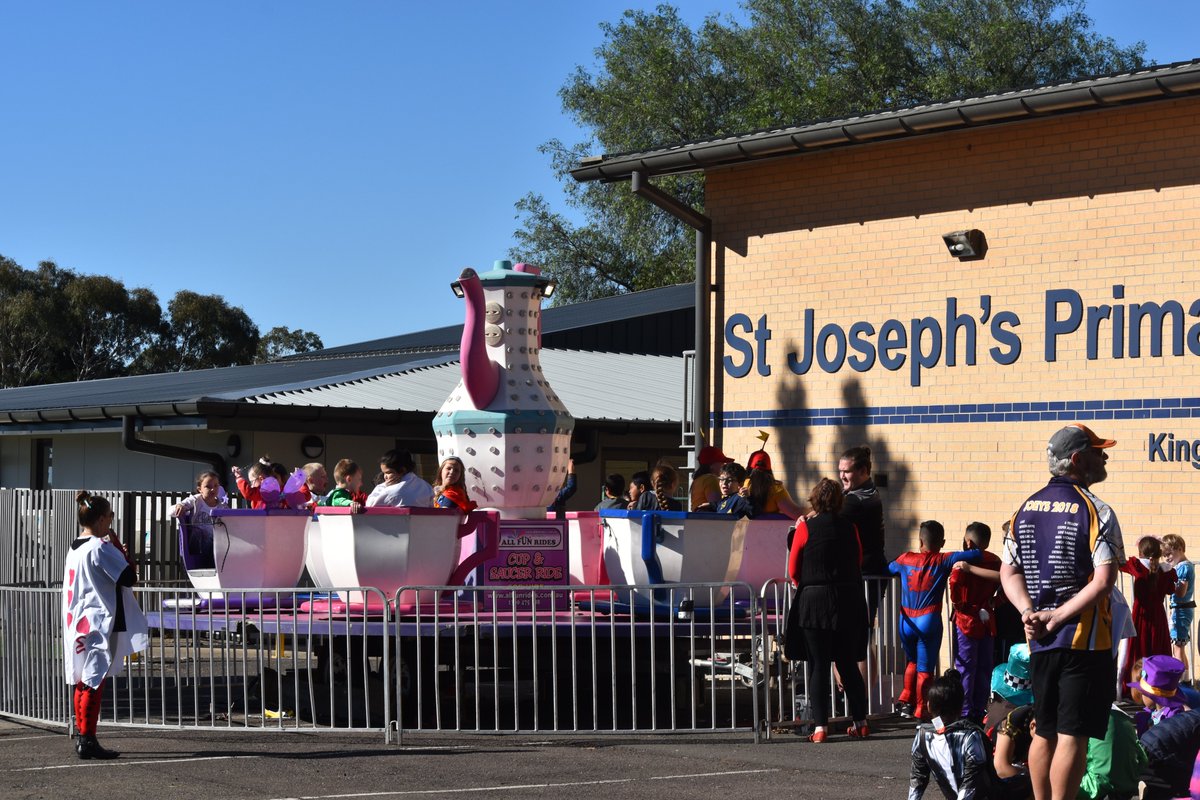 abusuttil2's tweet image. SJK turns into Wonderland promoting a love of Literacy #MadHattersTeaParty @stjosephskwood @Rochelle_Borg @trishreilly6