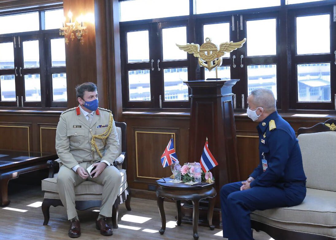 ukdefence_th's tweet photo. Col Tony Stern, British Defence Attaché to 🇹🇭 conducted his introductory call with ACM Tarin Punsri, Dep Perm Sec for Defence at the #MinistryofDefence HQ today. Col Stern also shared copies of the #IntegratedReview and #DefenceCommandPaper 🇬🇧 with the Deputy. https://t.co/xf7vyM8hFd