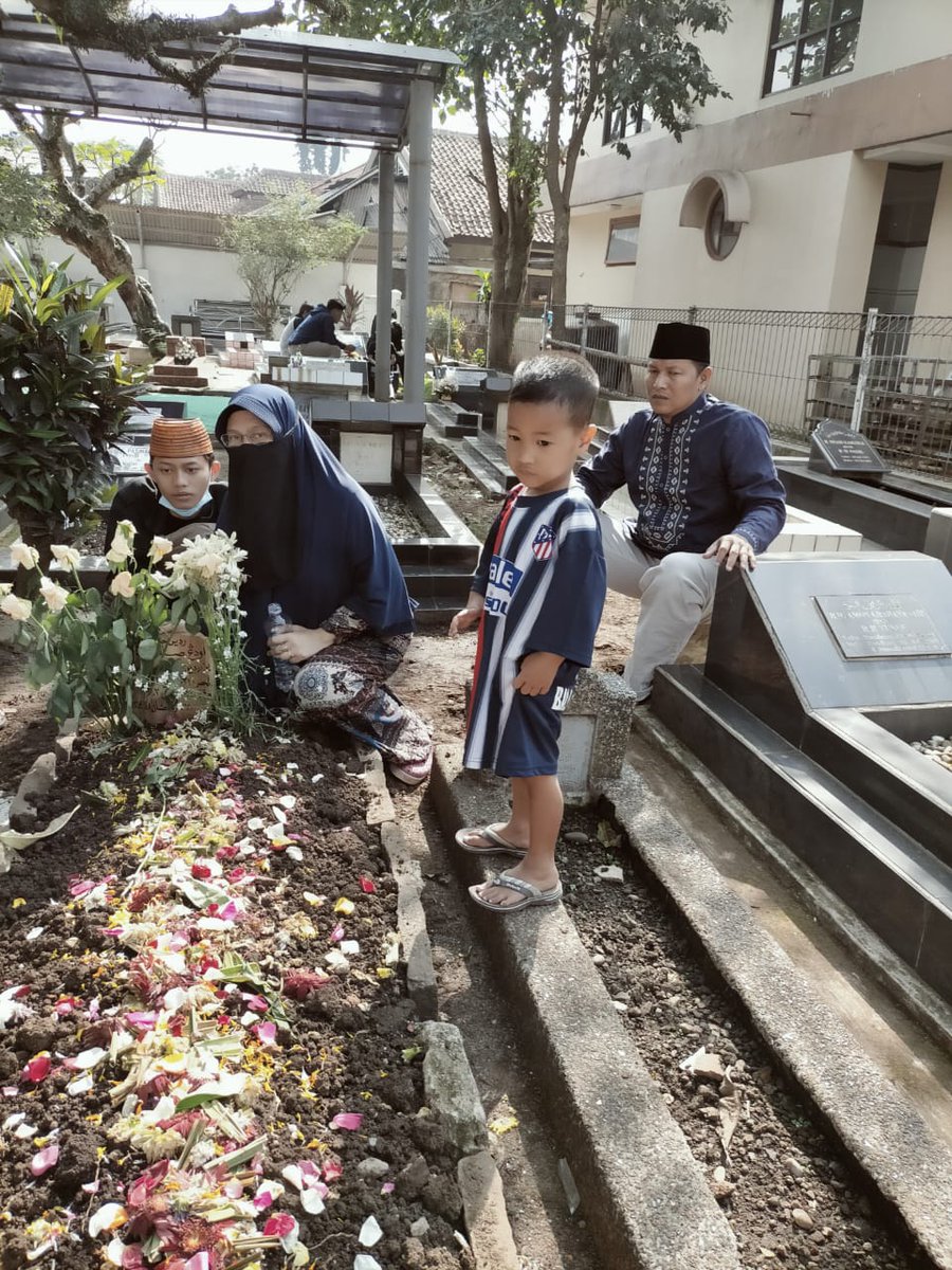 Semoga Almarhum mendapatkan Nikmat Kubur