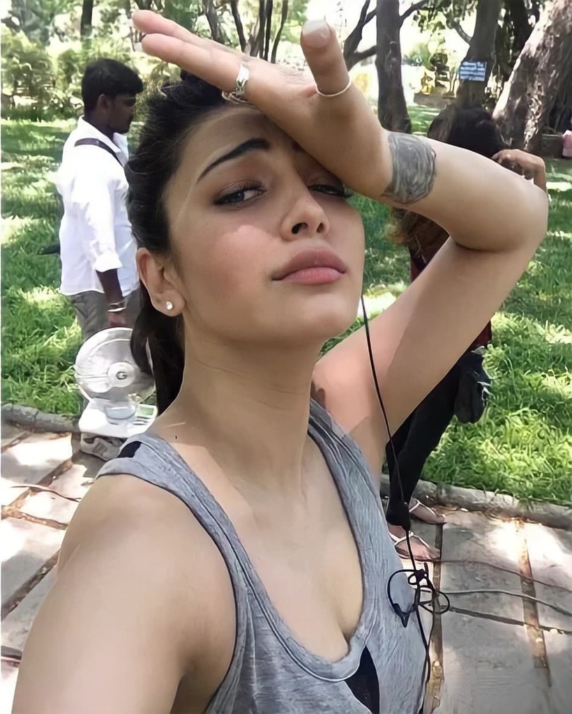 E1V3_54WEAALgNw?format=jpg&name=medium