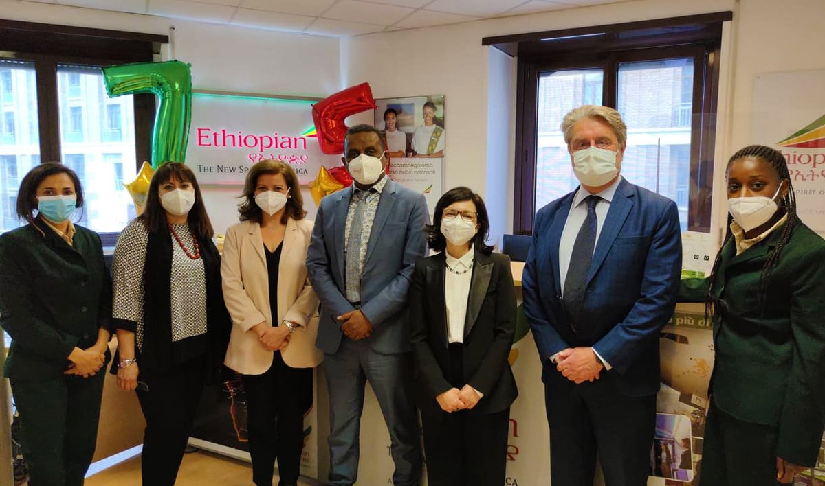 EthiopianItaly's tweet image. 🎉75 ANNI di @flyethiopian! 🎉
Nel nostro ufficio di Roma abbiamo festeggiato con il Regional Manager Italy and Southern Europe, Mr Bisrat Yared e parte dell'ufficio commerciale e la nostra squadra operativa in Italia! 😀💚

#FlyEthiopian #75YearsofExcellence  #ET75