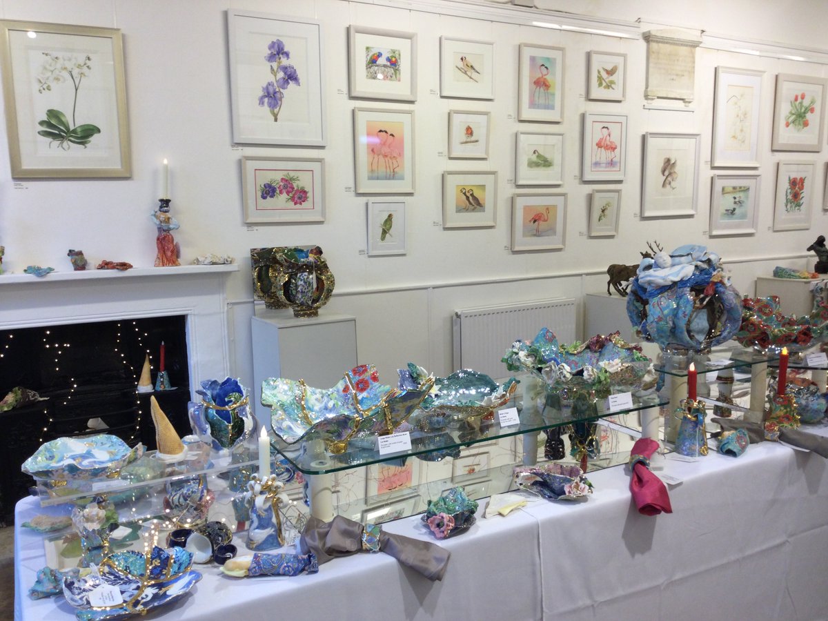 CreativeCov's tweet image. A quick look at the Floral Feast #exhibition featuring #sculptures by @BeachedEdFringe and #paintings by @SusanThomsonArt at @IlminsterArts #Somerset.  It opens on Tuesday May 18 and runs to June 12, 2021. "We open on Tuesday unless Boris comes up with another plan!" says Susan.