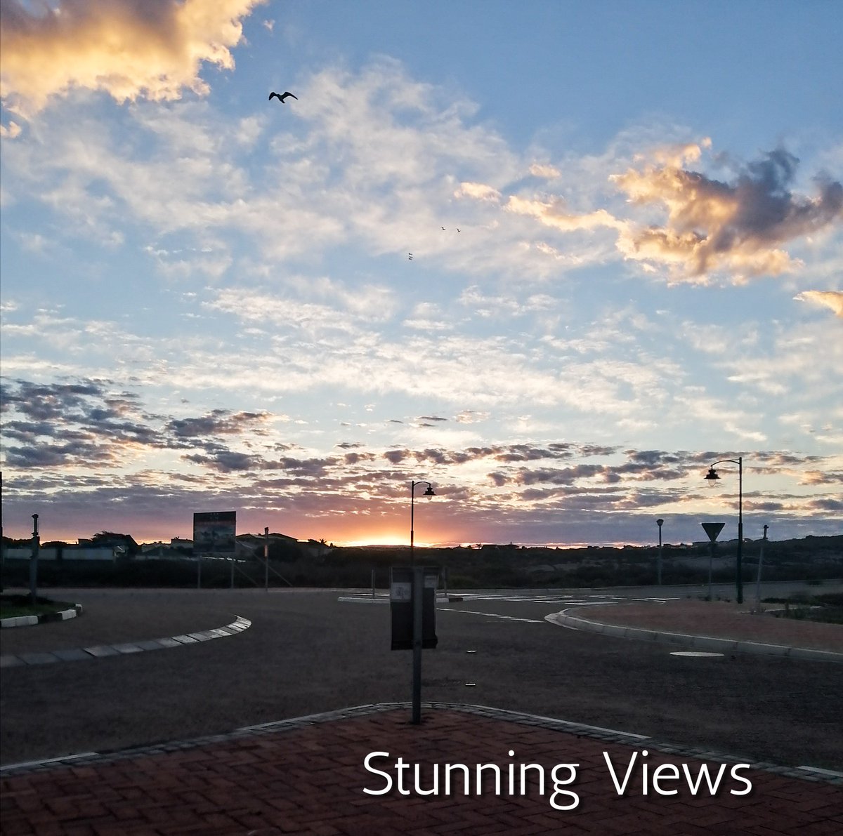 Links, regs, op of af, maak nie saak watter kant toe nie. Die views in Langebaan is absoluut beautiful👌🏻
Daar is baie plotte beskikbaar
Kom bou jou huisie hier... 😍

#langebaanplots #langebaan #langebaanplottetekoop #langebaanvacantland
#langebaanviews #langebaanforsale