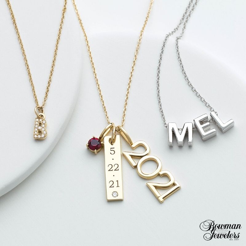 BowmanJewelers's tweet photo. Meaningful gifts for the new Graduates...something that will always remind them of their accomplishments!
#Stuller #GraduationGift #GiftsForGrads #Graduation2021 #grads #graduation #GraduationGifts #BowmanJewelers #JohnsonCity #Tennessee https://t.co/HJt2otHY98