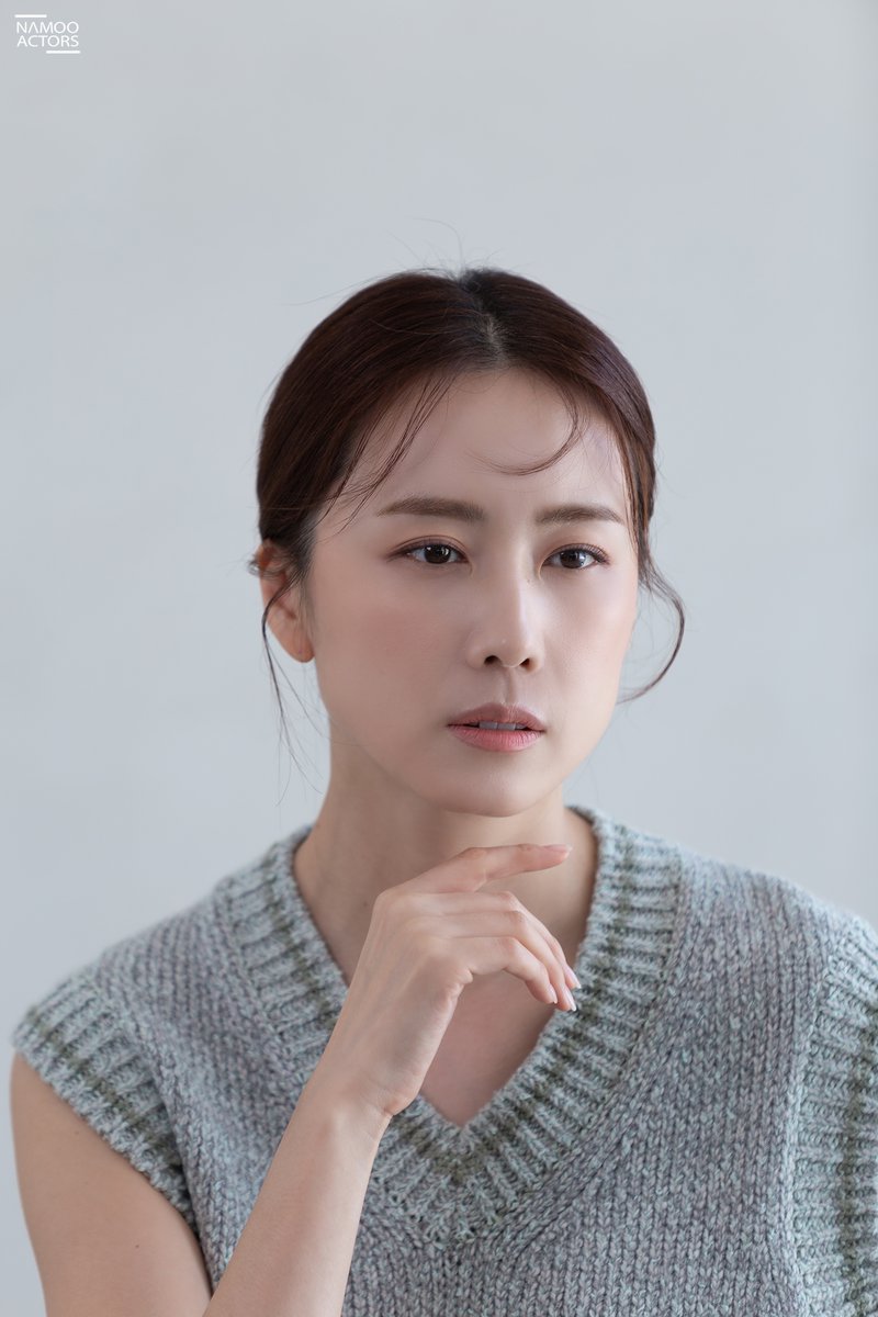 NAMOOACTORS2004's tweet photo. [#NEWS] 홍은희 ‘화보 퀸’도 OK…새초롬+러블리 매력 발산
▶ https://t.co/Afu4L6nq0J

#홍은희 #스타일러 #HONGEUNHEE #stylermagazine https://t.co/UatkHUHPen