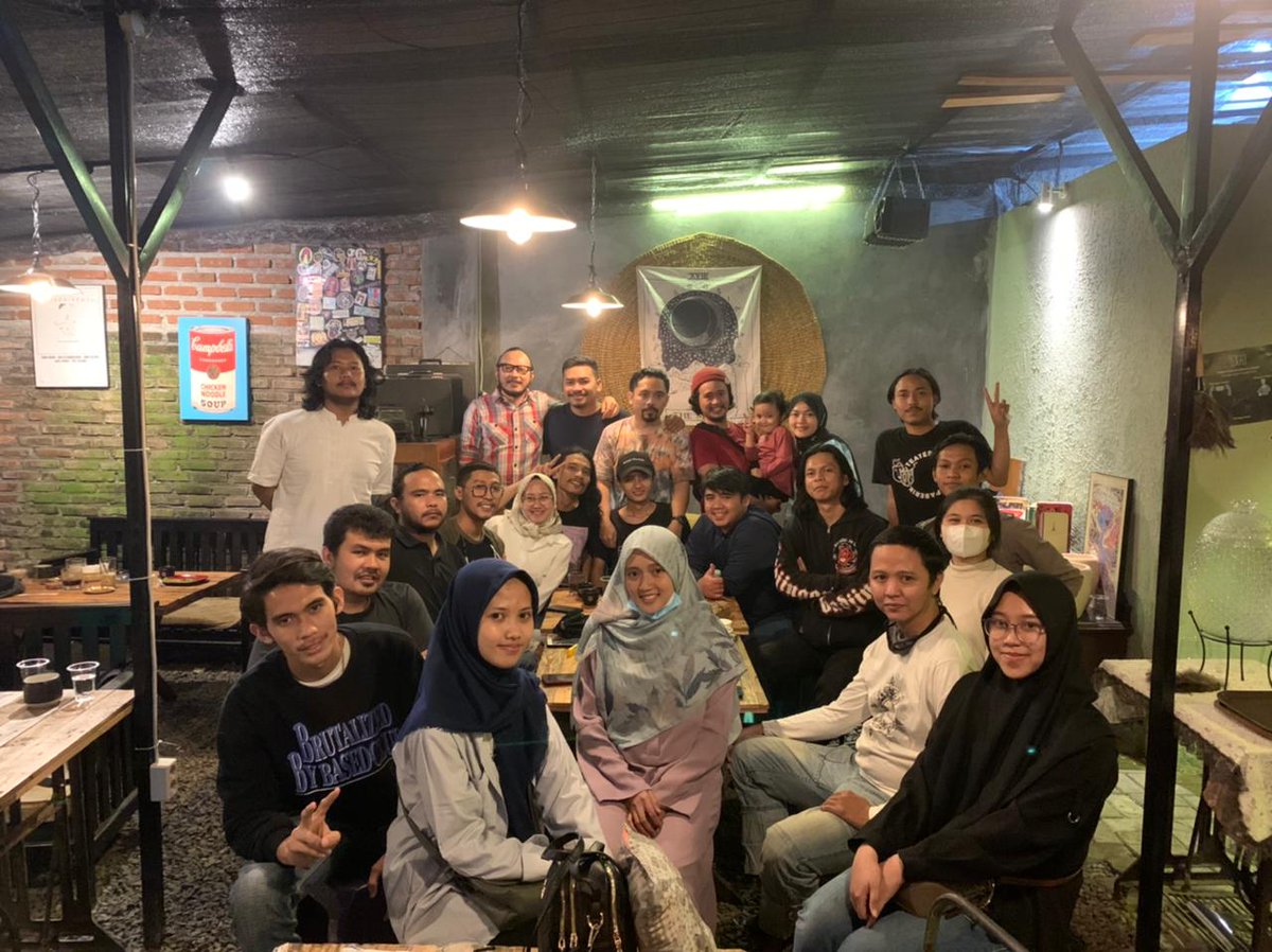 📸 Dokumentasi

Gathering Anggota Teater Tjerobong Paberik dan Pelantikan Anggota Baru Angkatan 22

Bandung, 13-14 November 2021 
instagram.com/p/CWXgkPDhVK9/…