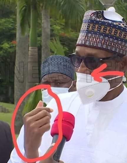 Without Nigerians, I wouldn’t have known how easy it is to deceive &amp; enslave black people. Our brains cannot interpret what our eyes can see. 

Pay attention to the masked crumbling nose &amp; young fresh hands of this latest version of an 82 year old dead <a href="/MBuhari/">Muhammadu Buhari</a>. #Nigerians sorry!