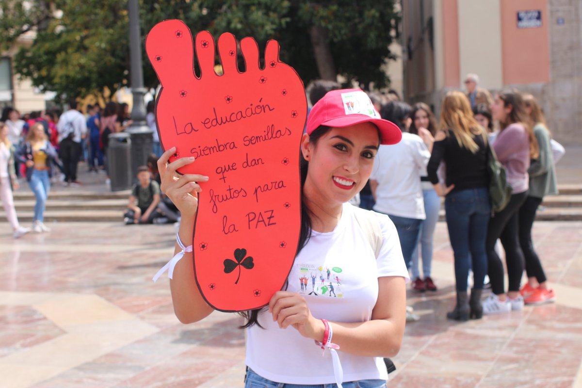 Hoy #DiaInternacionalConvivenciaenPaz aprovechamos para recordar que  la tolerancia, la solidadridad y el respeto son la base de una #Educación inclusiva y de calidad. !Solo seremos #MilMillonesdeVoces si cooperamos entre todos! #EducaciónInclusiva #Paz #ODS16 #ODS4
