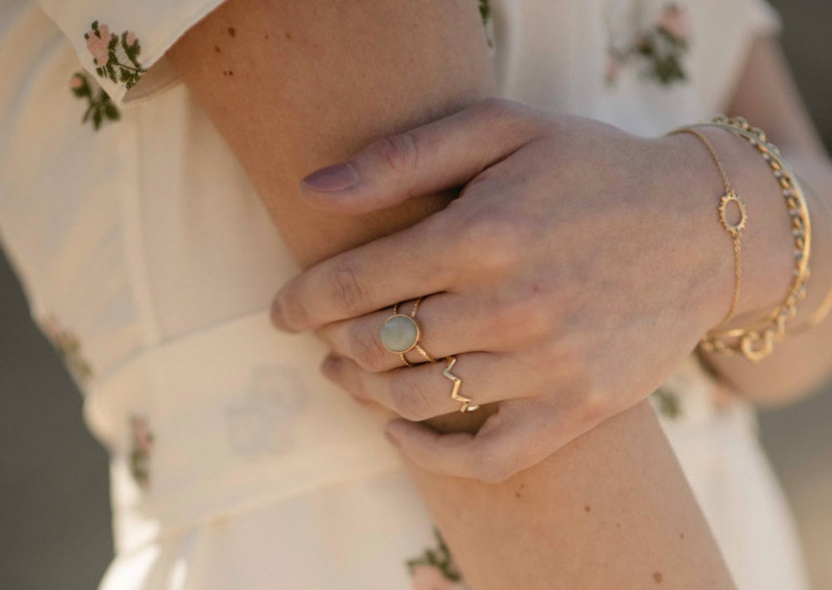 💍 Matériaux bio-sourcés, pièces en argent 100% recyclé, maroquinerie vegan, coton bio certifié… La jeune marque marseillaise Aglaïa &amp; Co veut sublimer l’artisanat local au travers de ses créations originales et intemporelles. 

A découvrir ➡️ cutt.ly/tbKoJiL