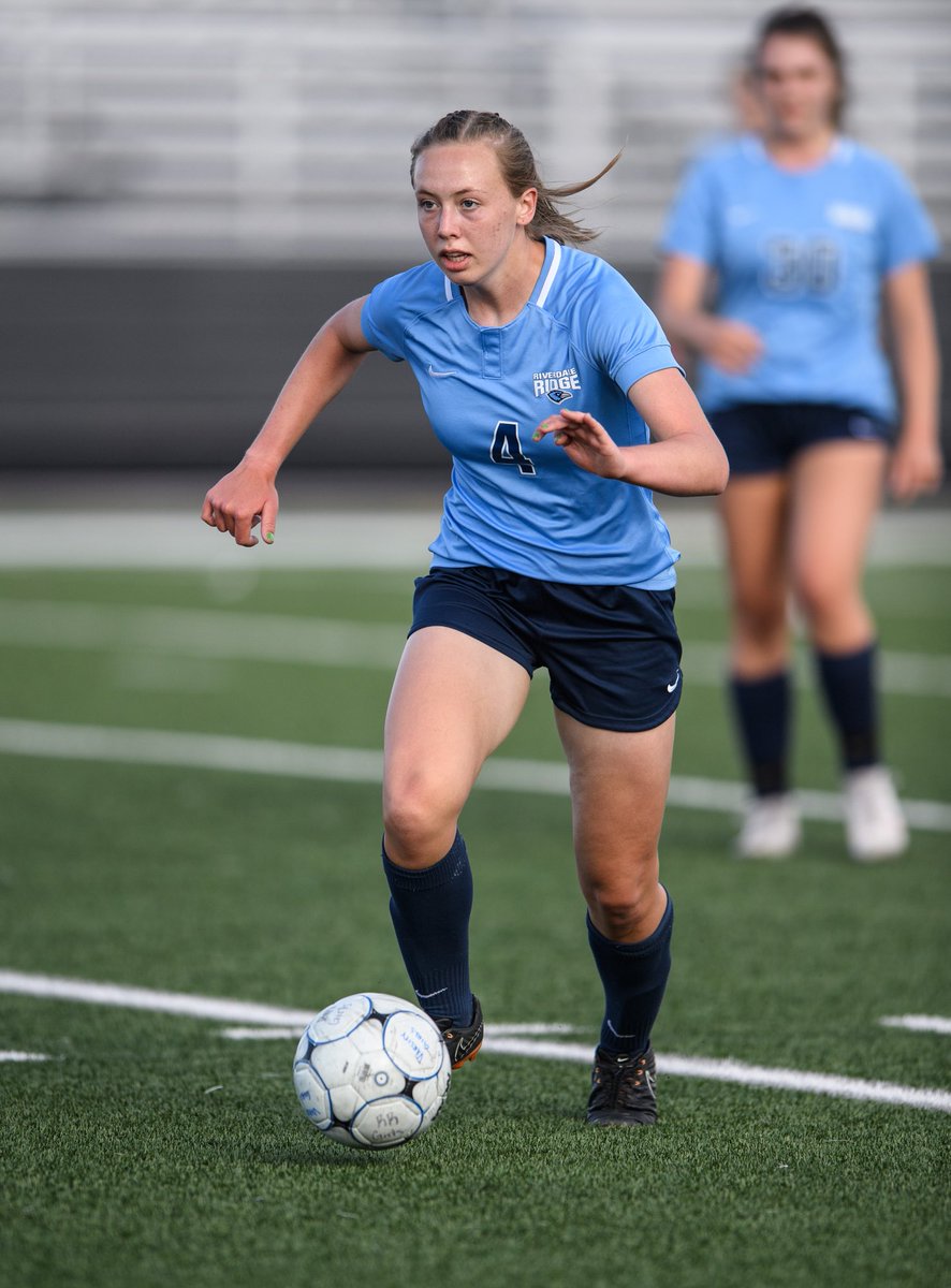 RiverdaleRidge1's tweet photo. Great match tonight against Berthoud. Came out with an 8-1 win. Next game is Tuesday on the road! ⚽️💙🤍🐦 #RavenUp #27jSchools #GirlsSoccer #LongsPeakLeague https://t.co/16POiqXQqD