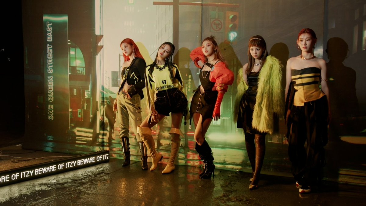 reullean's tweet image. MIDZY! episode dua untuk ITZY &amp;lt;GUESS WHO&amp;gt; Hidden Film telah dirilis, klik tautan dibawah ini untuk melihatnya

🔗 : youtu.be/-Nmu75H_3wE