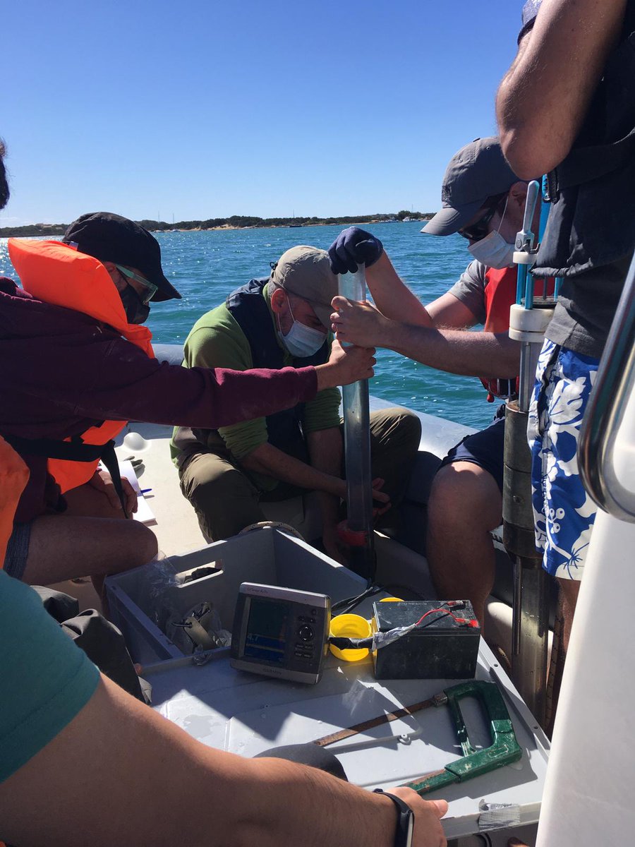 ARAID_ES's tweet photo. Jorge Pey, ARAID en @IPE_CSIC, ha hecho estos días sondeos en Formentera (en colaboración con @iphes e @IncipitCSIC), dentro del proyecto POSAHPI, que lidera, dirigido a la búsqueda de polvo sahariano🏜️ durante el periodo Holoceno
Aprende ➕ de #POSAHPI:
➡️https://t.co/oeYizAFCGJ https://t.co/EluUqRzZu6