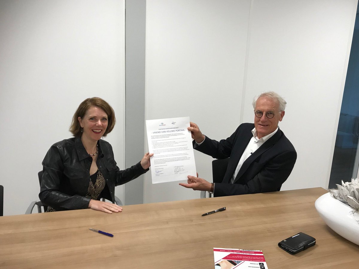 ✅ Partner van @VeluwePortaal 

Onze stichting is partner van de Stichting Veluwe Portaal geworden. Daartoe hebben Ton Heddema, voorzitter, en Ingeborg Lups-Dijkema, coördinator van Veluwe Portaal, een partnerschapsovereenkomst ondertekend.