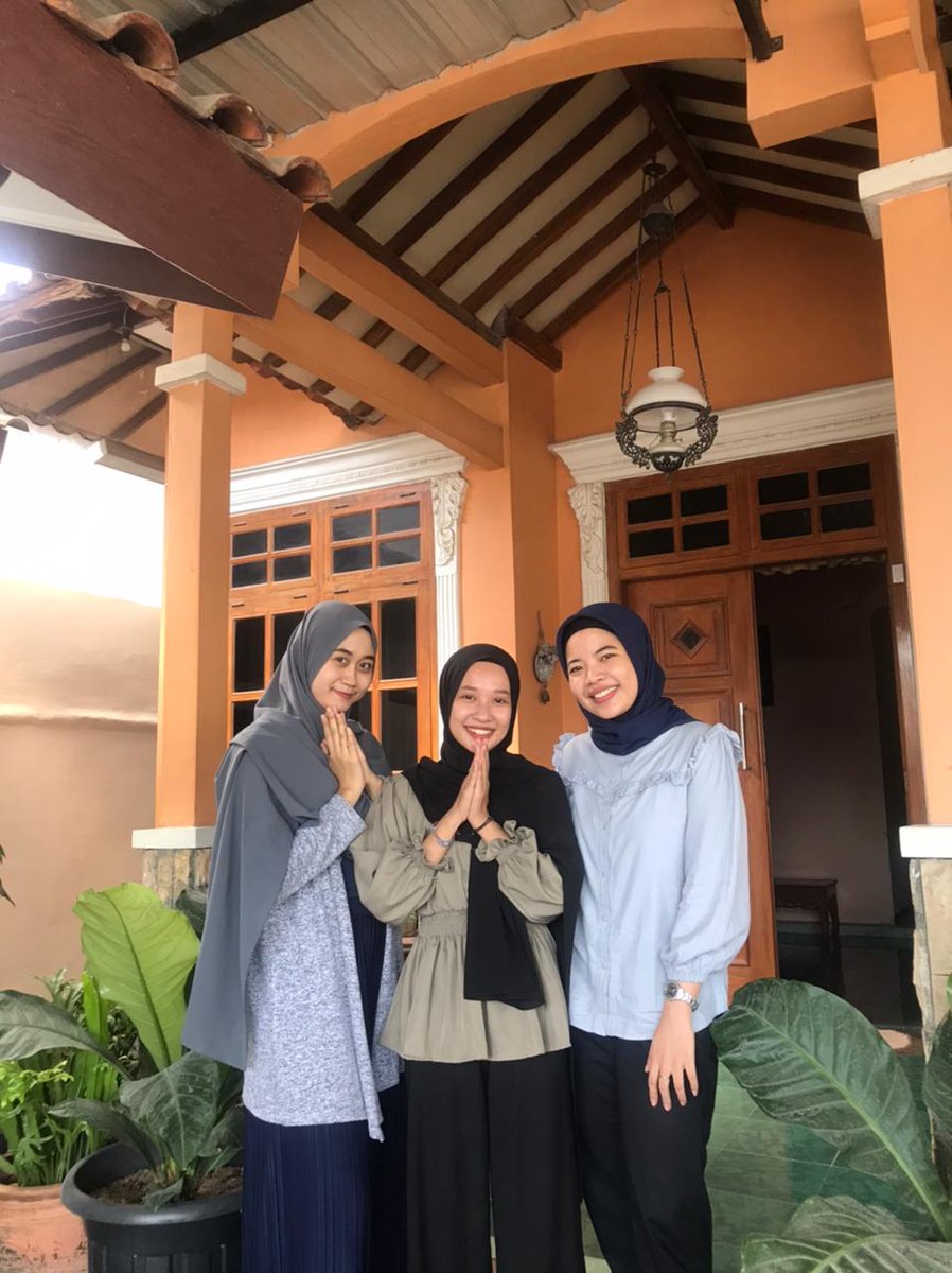 hefaaaaa_'s tweet photo. Halo cantik, seandainya kemaren sempat menangis karena sakitnya perlakuan seseorang terhadap kamu, 
Semoga besok dibalas dg jodoh yg sholeh, tampan, kaya raya, sabarnya berlimpah, gemati, dan eman sm kamu. 
Aamiin yaa. https://t.co/ZNpwfzx0E2