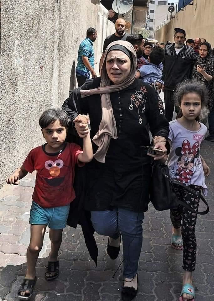 TamaraAlrifai's tweet photo. Civilians in #Gaza seek shelter in @UNRWA schools, feel desperate, air strikes+ #COVID19: too much https://t.co/uAhNiI2L4X