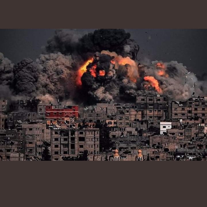 #GazzaUnderAttack
Help Gaza please 
غزة تحت القصف