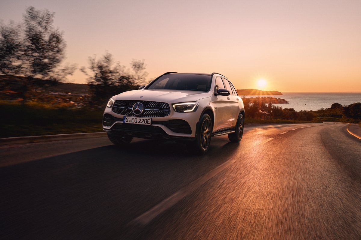 Get the best of both worlds with the Mercedes-Benz GLC plug-in hybrid. 
Enjoy the dynamics and efficiency of an electric car, combined with the range &amp; power of a combustion engine. 

** Avail of the €5,000 SEAI offer on the GLC plug-in hybrid (offer ends June 30th) **