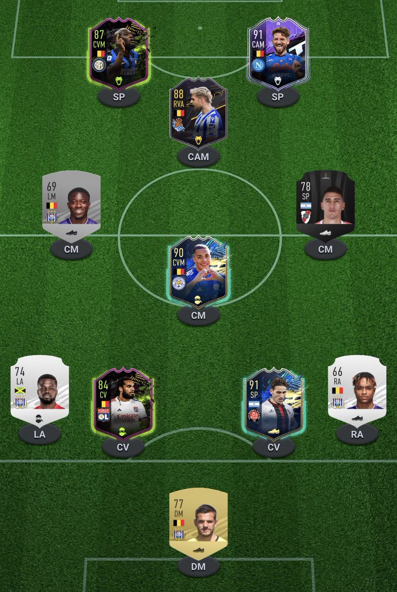 MatsyMr's tweet photo. Futchamps Special!! @rscanderlecht @RSCAesports !! Tous les match aujourd’hui! Live sur #twitch https://t.co/IGc7NS6LDA #FIFA21 #futchamps #coym #weareanderlecht https://t.co/b2QQ6xAPph