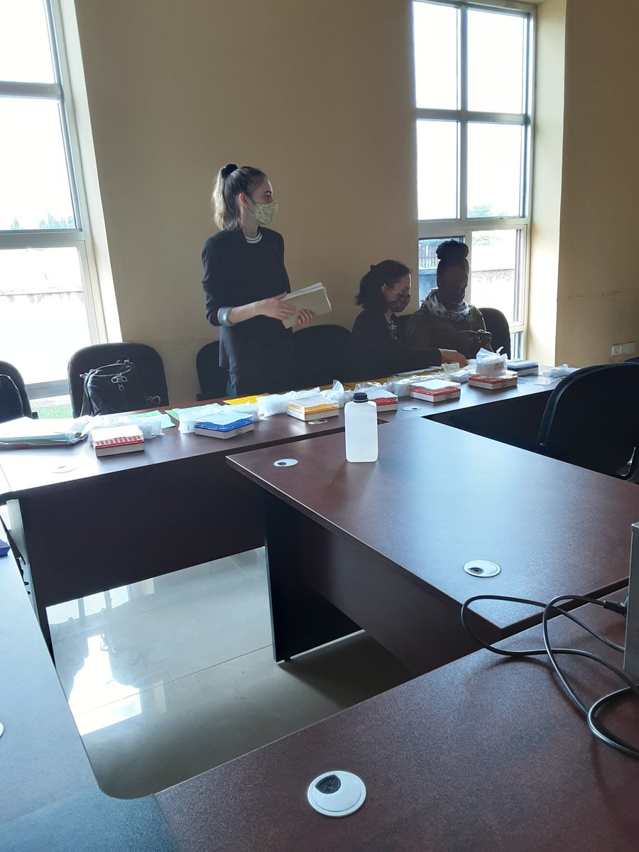 PSI_Burundi's tweet image. 1/2 
Bujumbura CHUK 10 - 15 mai 2021 
Dans le cadre des activités du  #ProjetTRACE de PSI qui va être exécuté dans sa phase pilote dans 17 sites de dépistage et de prise en charge du VIH et 4 laboratoires , PSI Burundi en collaboration avec... 
 #TraceProject  #PSIBdi  #MSPLS