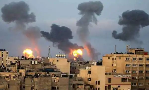 Israel : Military strikes will continue until #terrorists stop their activities !

We will make #Israeli people's lives hell ! - #Hamas 

#HamasTerrorists have stockpile of 20K to 30K rockets - #Israel

#IsraelPalestine
#IsraelUnderAttack

👉
Read more :
dhunt.in/fqPCz?s=a&uu=0…